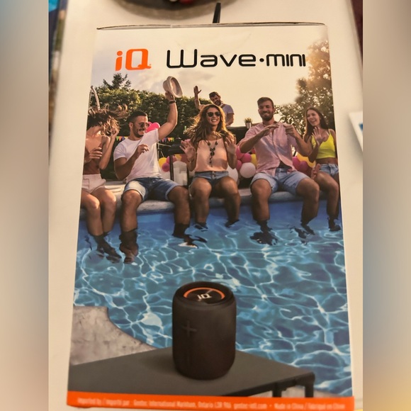 NWT IQ Wave Mini Waterproof Bluetooth Portable Speaker - Picture 2 of 4